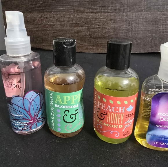 Bath & Body Works Fragrance, Lotion And Shower Gel Lot Of 5 - Picture 3 of 6